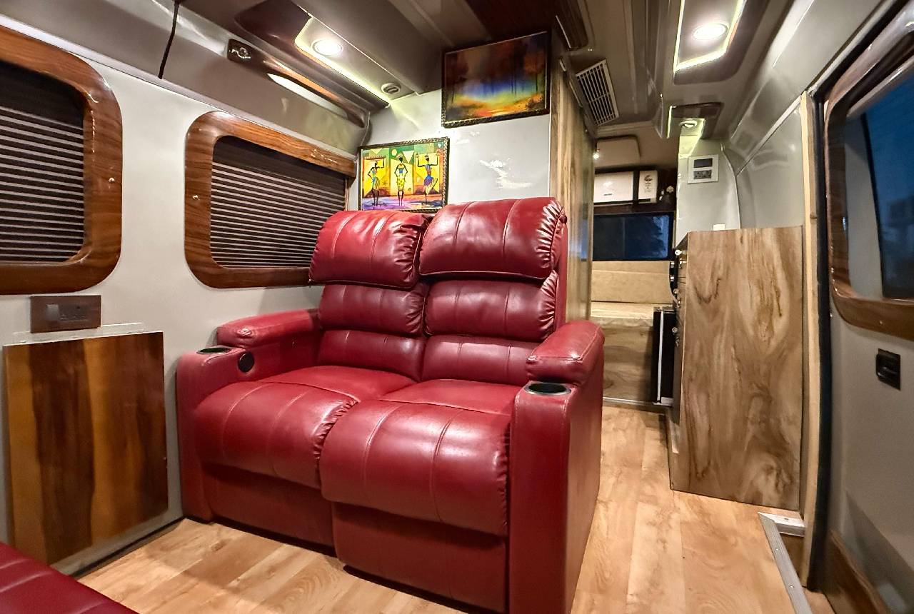 WhatsApp Image 2025-06-10 at 16.27